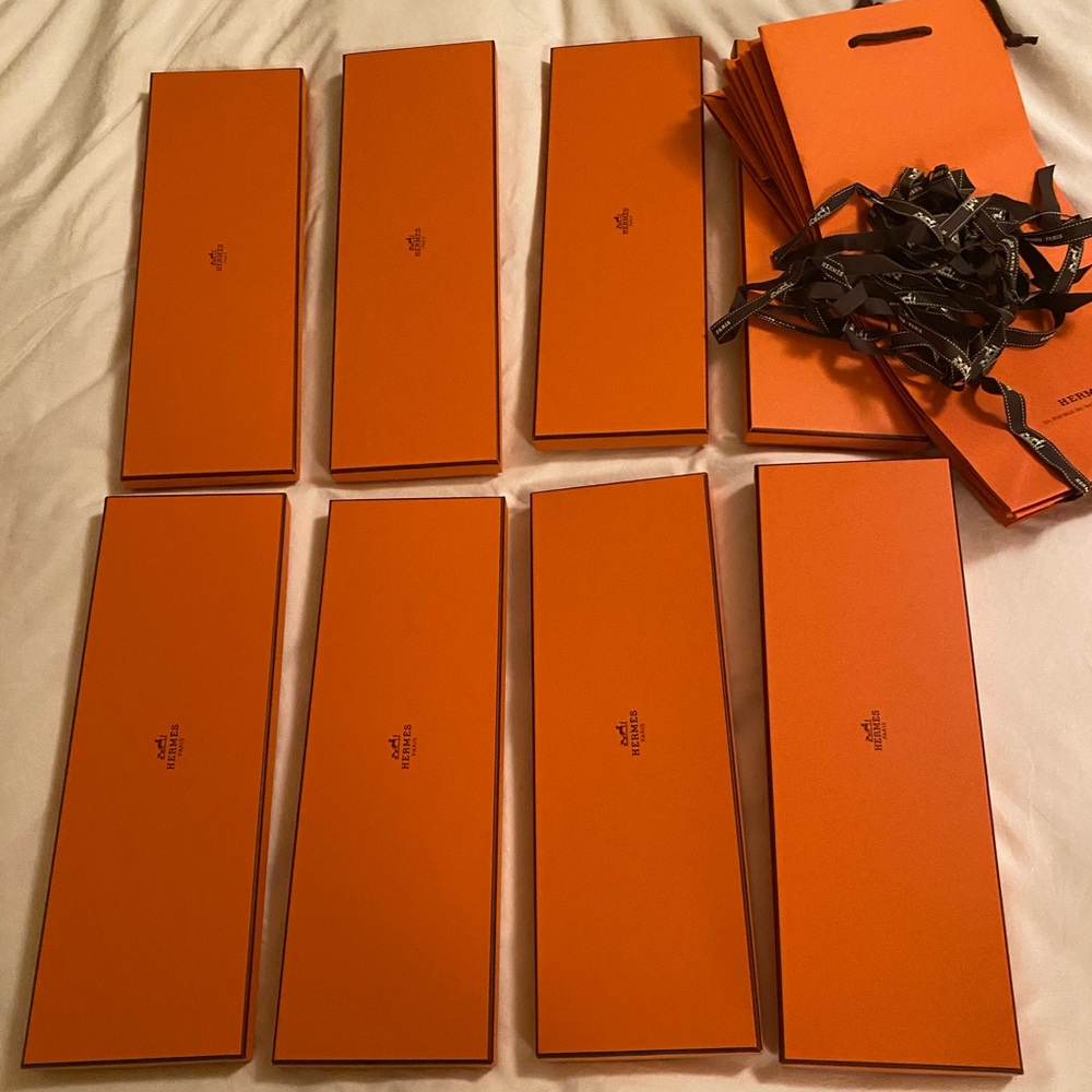 Authentic Hermès Tie box + bag + ribbon